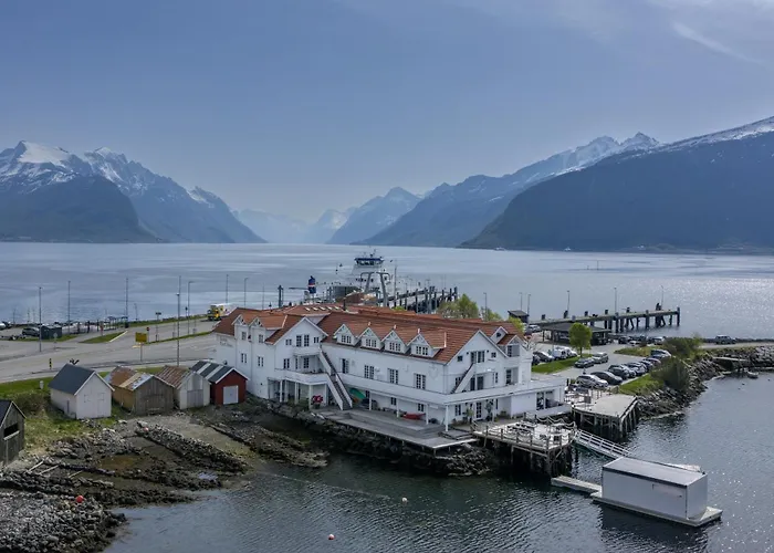 Sunde Fjord Hotel, Free And Easy Parking