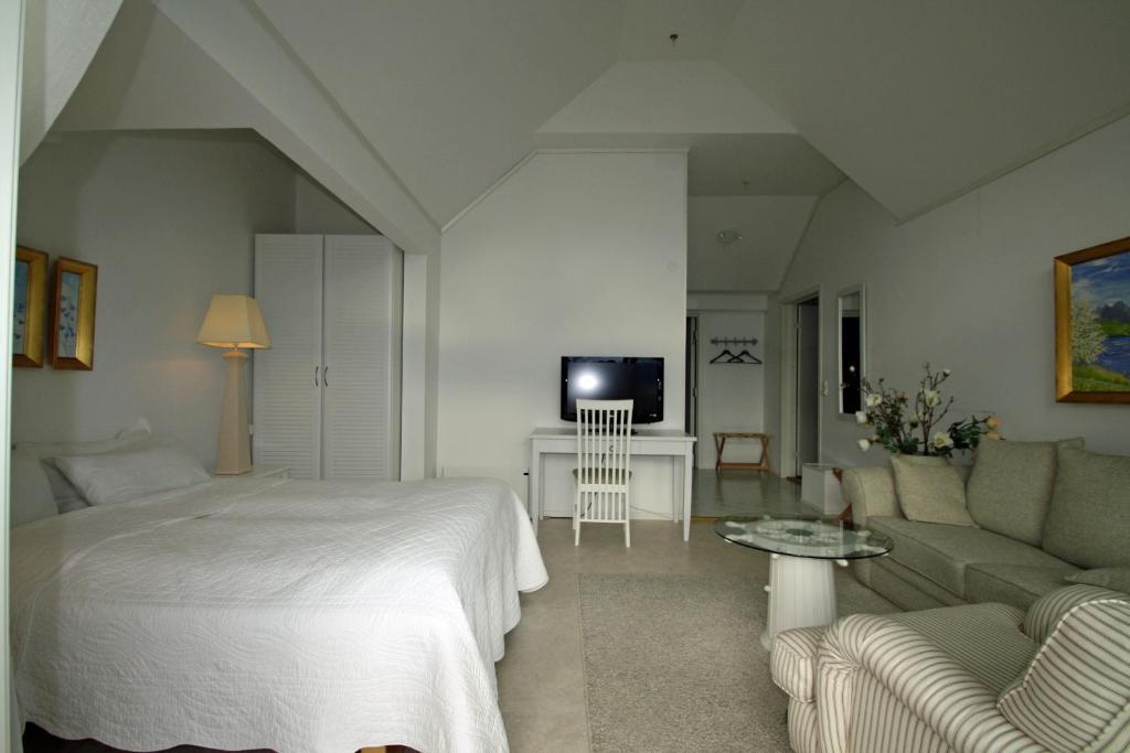 Sunde Fjord Hotel, Free And Easy Parking Solavagen