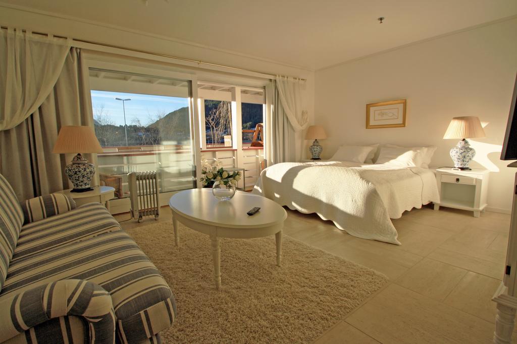 Sunde Fjord Hotel, Free And Easy Parking Hotel 3*